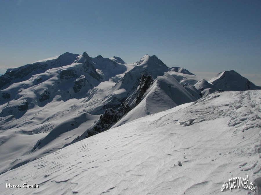 21_Monte Rosa con le sue 4 cime e Castore.JPG